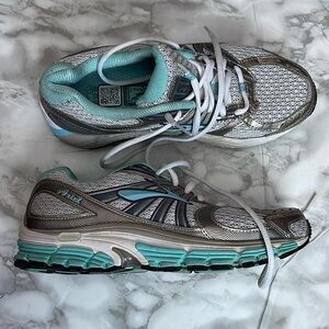 Brooks Ariel Athletic Training Shoe Womens Size 8 White